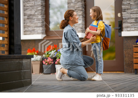 Parent and pupil going to school Parent and pupil going to school 93331135