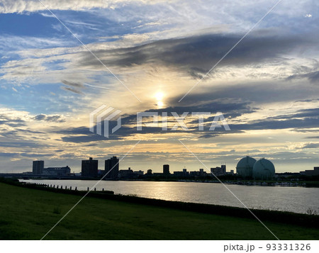 信濃川の夕暮れ　8月 93331326