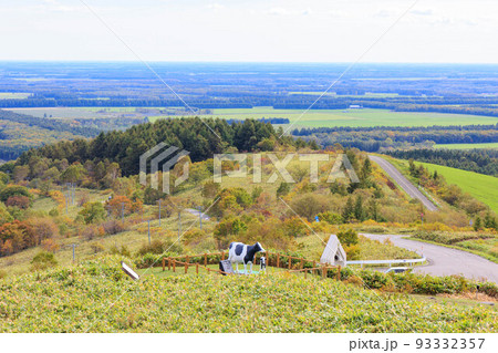 晴天で開陽台からの眺め「秋の北海道」 晴天で開陽台からの眺め「秋の北海道」 93332357