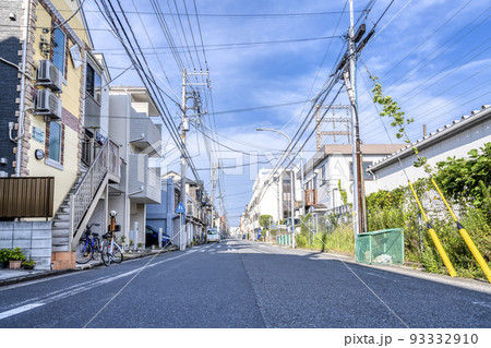 横浜市の都市風景　安善駅 93332910