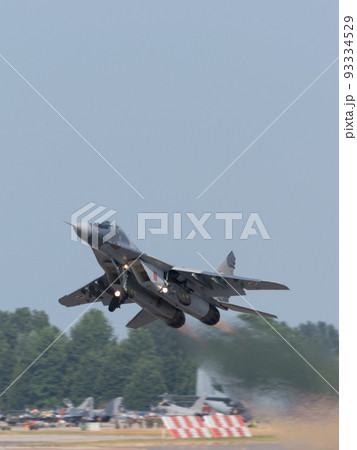 ポーランド空軍MiG-29フルクラム離陸 93334529