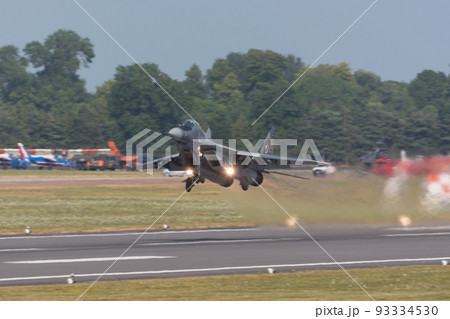 ポーランド空軍MiG-29フルクラム離陸 93334530