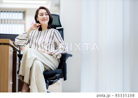 女性　エリート 93335108