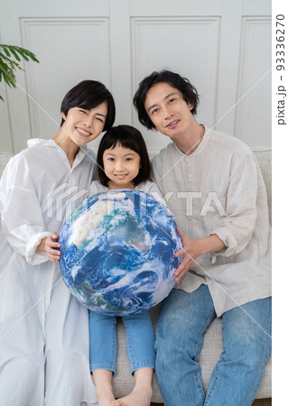 家族で地球環境を考える 93336270