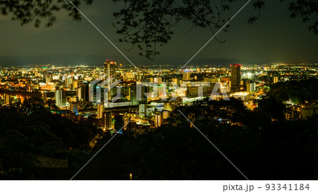 夜景(熊本駅周辺)「満月の熊本市夜景風景」観光名所:花岡山展望台からパノラマ景色 夜景(熊本駅周辺)「満月の熊本市夜景風景」観光名所:花岡山展望台からパノラマ景色 93341184