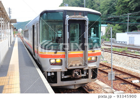 佐用駅の上月駅行 姫新線車両 キハ127 93345900