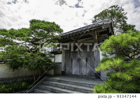 安芸灘とびしま海道　下蒲刈島　松濤園　裏門　広島県呉市 93347144