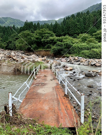 土砂災害による河川と橋 土砂災害による河川と橋 93347955