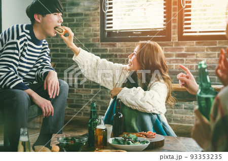 ホームパーティー 93353235