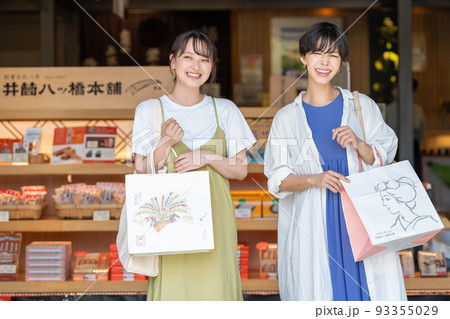 女子旅 買い物 旅行 女子旅 買い物 旅行 93355029