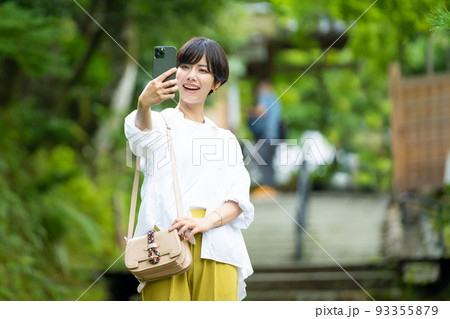 女子旅 自撮り 旅行 女子旅 自撮り 旅行 93355879