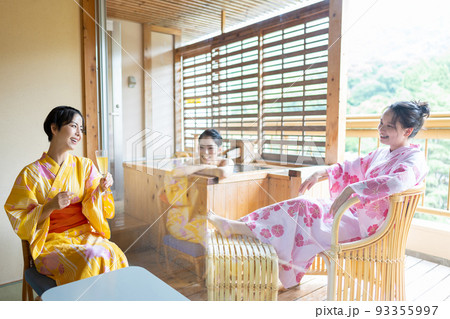 温泉 露天風呂 女子旅 温泉 露天風呂 女子旅 93355997
