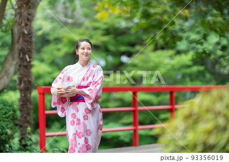 温泉旅行　浴衣　女子旅 93356019