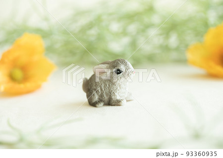ウサギのグリーティングカード　写真素材 93360935