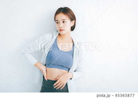 若い女性のフィットネスイメージ 93363877