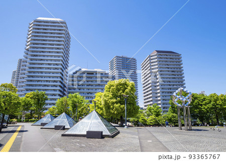 川口西公園（リリアパーク）とタワーマンション群 93365767