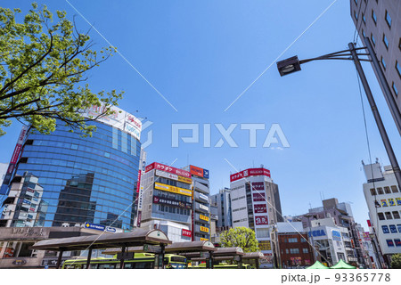 JR「赤羽」駅東口の街並みとバスターミナル JR「赤羽」駅東口の街並みとバスターミナル 93365778
