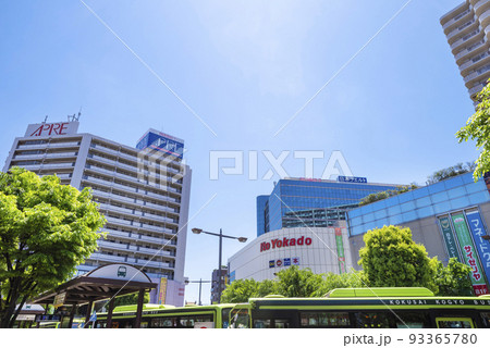 JR「赤羽」駅西口のバスターミナル・「赤羽アピレ」と「イトーヨーカドー」のビルディング JR「赤羽」駅西口のバスターミナル・「赤羽アピレ」と「イトーヨーカドー」のビルディング 93365780