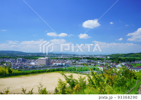 京都木津川市・真夏の城址公園から木津駅京都方面展望 93368290