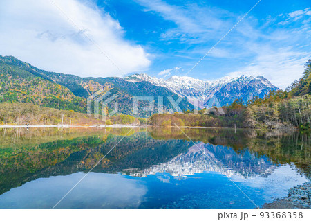 【秋素材】秋の上高地と大正池付近の風景【長野県】 93368358