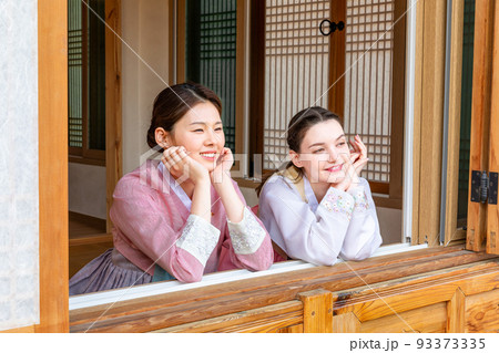Experience Hanok, Korean traditional house_korean young woman and foreign woman talking Experience Hanok, Korean traditional house_korean young woman and foreign woman talking 93373335