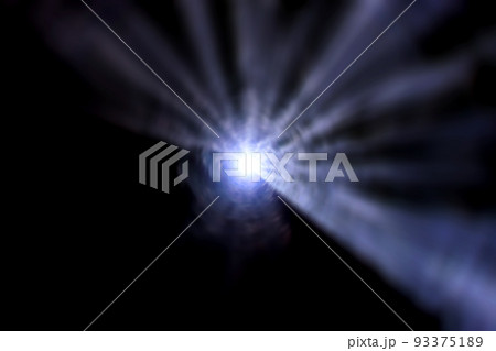 宇宙空間のワープをイメージした背景素材（ワームホール ・ブラックホールのイメージ） 93375189