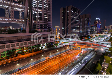 《東京都》夜の首都高速湾岸線・お台場エリア 《東京都》夜の首都高速湾岸線・お台場エリア 93376308