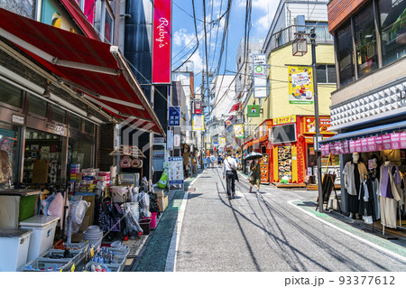 【東京都】おしゃれな街並みの下北沢 93377612