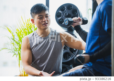 インストラクター　トレーナー　 93386216