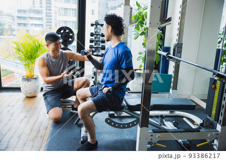 インストラクター　トレーナー　 93386217