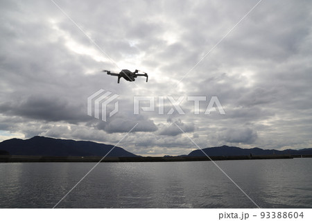 ドローン リモートid  飛行中のドローン  包括申請 飛行申請 dji！ドローン空撮 93388604