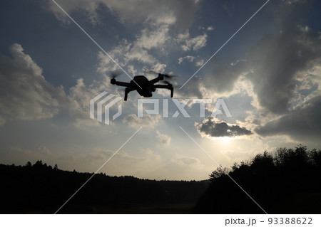 ドローン リモートid  飛行中のドローン  包括申請 飛行申請 dji！ドローン空撮 93388622