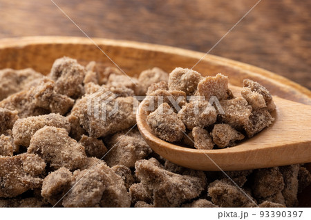 黒糖・純黒糖 (沖縄県・波照間島産) 黒糖・純黒糖 (沖縄県・波照間島産) 93390397