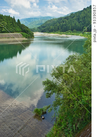 富山県立山町岡田地区の横江頭首工 93390857