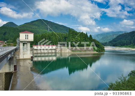 富山県立山町岡田地区の横江頭首工 富山県立山町岡田地区の横江頭首工 93390863