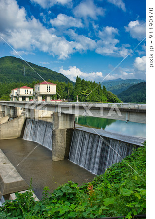 富山県立山町岡田地区の横江頭首工 富山県立山町岡田地区の横江頭首工 93390870