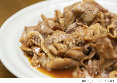 豚肉の生姜焼き 93391704