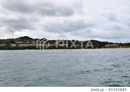 石垣島　リゾートビーチを望む 93392684