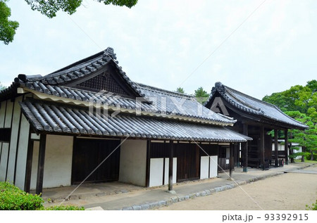 丸亀城 御殿表門と番所・長屋 丸亀城 御殿表門と番所・長屋 93392915