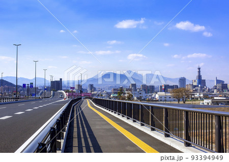 宗麟大橋と大分市街地 93394949