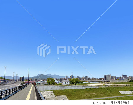 宗麟大橋と大分市街地 93394961