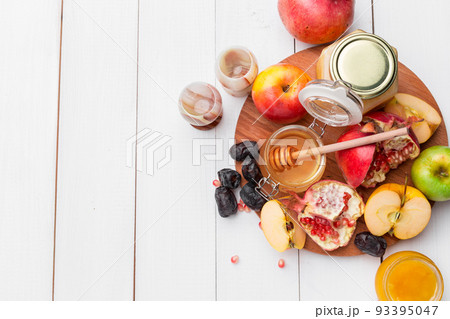 Apple and honey, traditional food of jewish New Year - Rosh Hashana. Apple and honey, traditional food of jewish New Year - Rosh Hashana. 93395047
