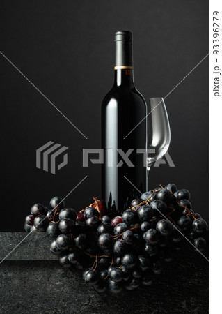Grapes and red wine. Grapes and red wine. 93396279