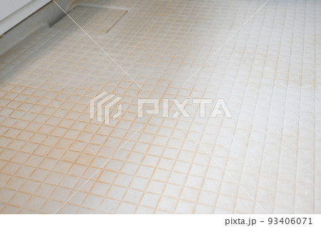 お風呂の床の汚れ お風呂の床の汚れ 93406071