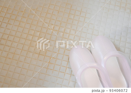 お風呂の床の汚れ 93406072