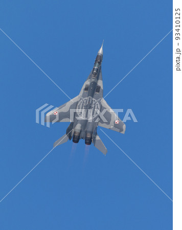 ポーランド空軍MiG-29デモチーム上昇 ポーランド空軍MiG-29デモチーム上昇 93410125
