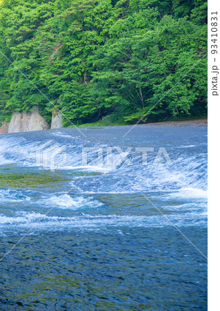 吹割の滝 吹割れ渓谷 初夏の風景 吹割の滝 吹割れ渓谷 初夏の風景 93410831
