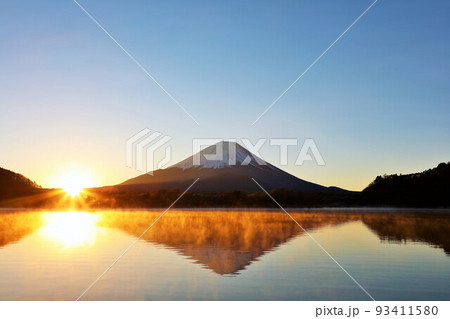 謹賀新年　富士山と初日の出 93411580