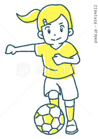 サッカーボールをける女の子 93414612