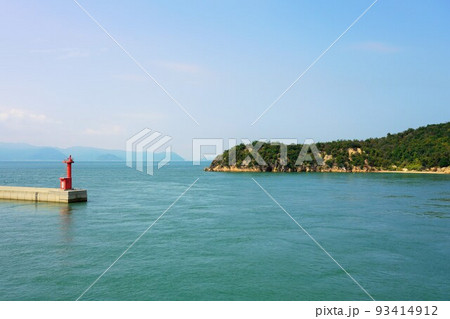 直島・宮浦港（香川県・瀬戸内海） 93414912